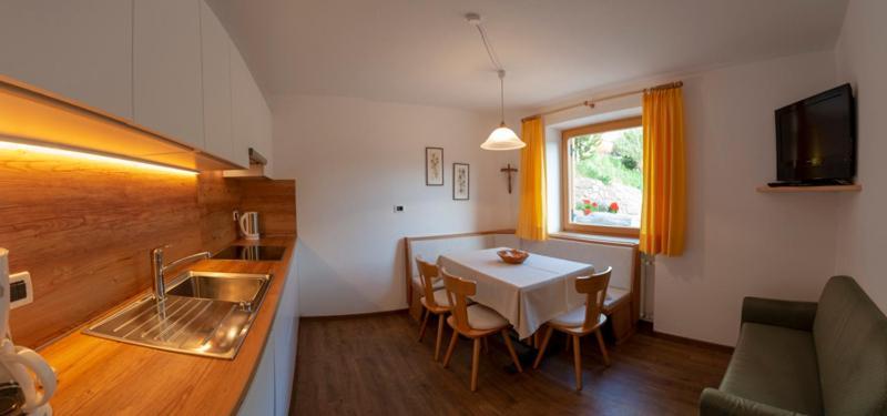 Kirch Neuhaus * Laion